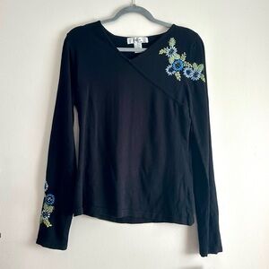 Kikit • Embroidered Floral Y2K Top‎